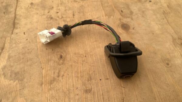 Mercedes achteruitrijcamera inclusief houder - Afbeelding 4